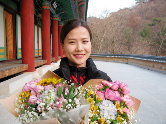 ▲ 여자컬링 대표팀 스킵 김은정이 지난 12일 경북 의성 고운사에서 열린 환영 행사 및 명상 훈련 뒤 연합뉴스와 만나 인터뷰를 하고 있다. 연합뉴스