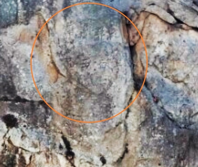 조선 후기 문신이며 파주목사를 지냈던 박태보가 인현왕후의 폐위를 안타까워하며, 추모의 정을 담은 쓴 글로 추정되는 한시가 임진강 적벽에 새겨져 있다. 이 한시는 그동안 문집으로만 알려졌었다. 김현국씨 제공