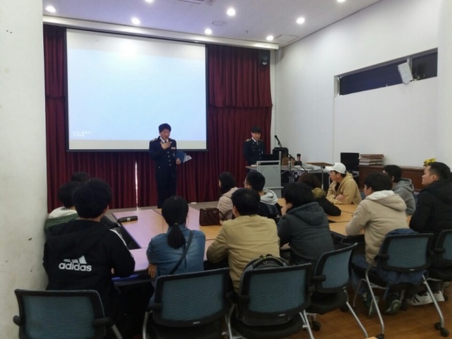 ▲ 화성서부경찰서, 찾아가는 ‘외국인 운전면허교실’  개최
