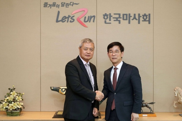 ▲ 싱가포르 터프클럽(STC) 접견_쑹쩨밍 STC COO(좌), 김낙순 한국마사회장(우)
