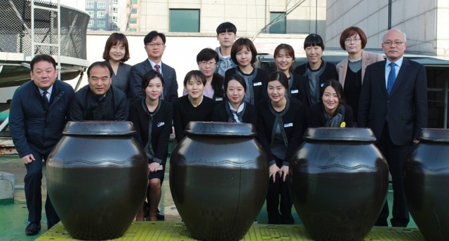 ▲ 농협 군포시지부 된장 전달