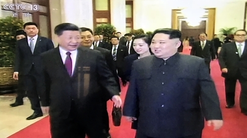 ▲ 일본 공영방송 NHK가 28일 오전 김정은 북한 노동당 위원장의 방중 및 시진핑(習近平) 중국 국가 주석과의 회담을 전한 신화통신의 보도를 속보로 전하고 있다. 도쿄=연합뉴스