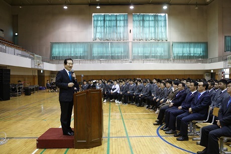 ▲ 정세균 국회의장이 제주 서귀포고를 방문해 '대한민국 국회의 구성과 역할'을 주제로 강영을 진행했다. 사진/국회