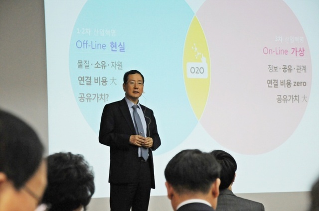 ▲ 이민화 창조경제연구회 이사장이 28일 성남상공회의소에서 열린 조찬강연회에서 발언하고 있다. 사진=성남상공회의소 제공