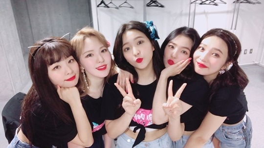 ▲ 레드벨벳 공식 SNS
