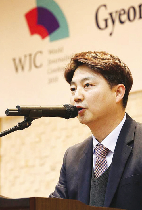 6일 간담회에서 인사말하는 최원재 인천경기기자협회장