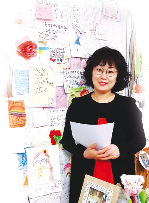 박진원 회장이 머무는 원장실 한쪽 벽면에는 아이들이 고사리 손으로 써준 편지들이 자리하고 있다.