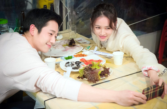 ▲ JTBC 금토드라마 ‘밥 잘 사주는 예쁜 누나’ 손예진♥정해인