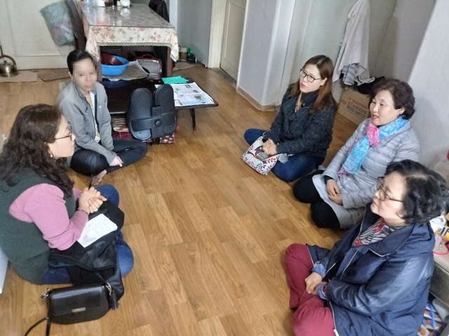 ▲ 군포-궁내동지역사회복지협의체 가가호호 안심콜 운영