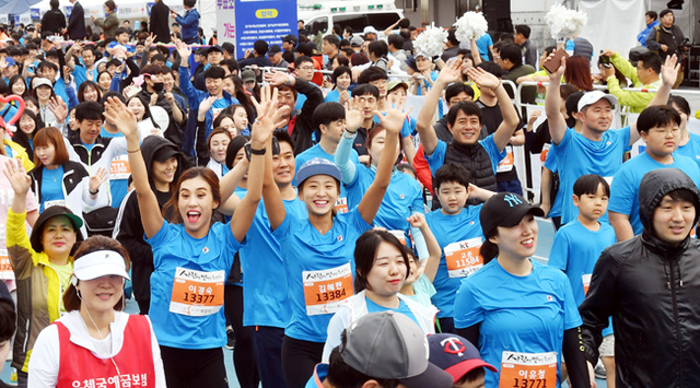 크기변환_제16회 경기마라톤대회 범180422 (12).jpg