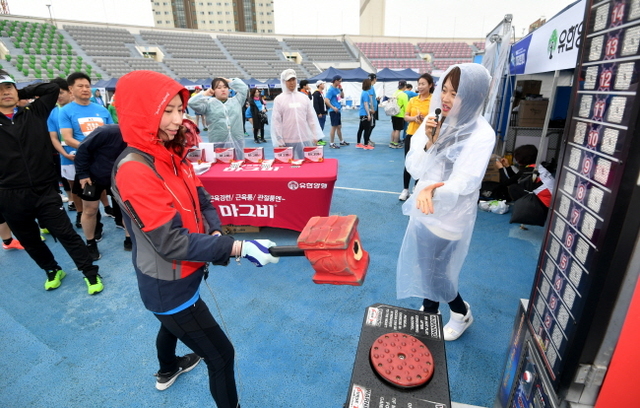 크기변환_제16회 경기마라톤대회 범180422 (30).jpg