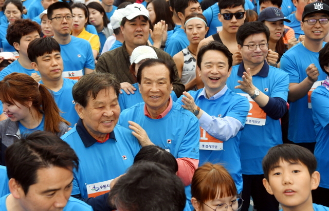 크기변환_제16회 경기마라톤대회 범180422 (11).jpg