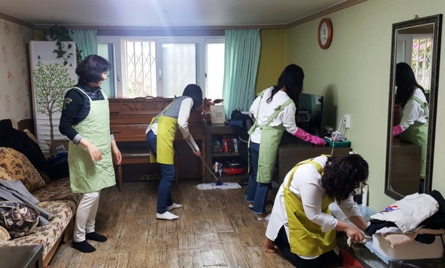 ▲ 삼천리그룹 임원부인회 봉사활동2