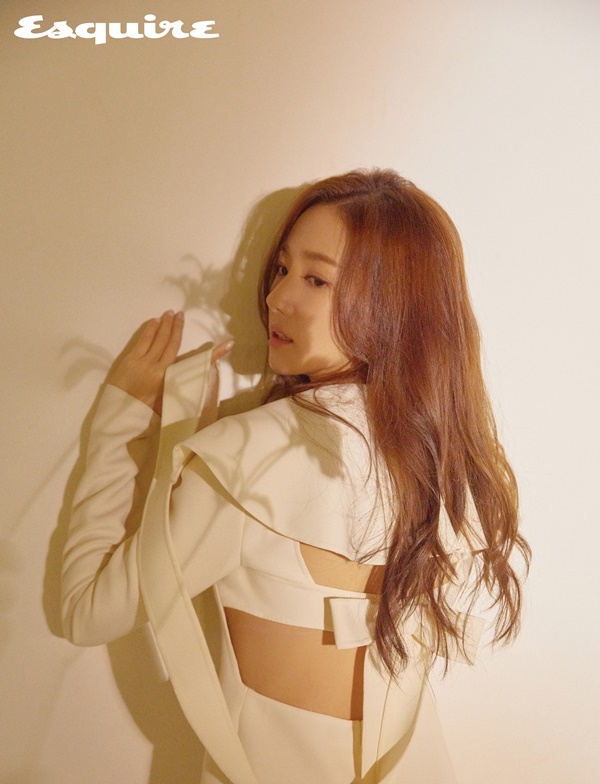▲ '에스콰이어' 5월호 박민영 촬영 분. 에스콰이어 제공