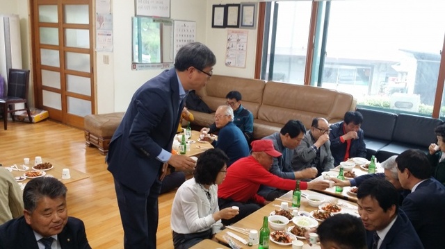▲ 서울 강동농협, 어르신 장수 잔치