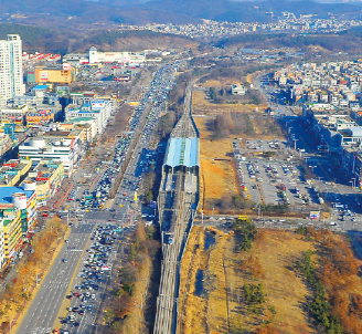 ▲ 상공에서 드론으로 촬영한 4호선 중앙역사