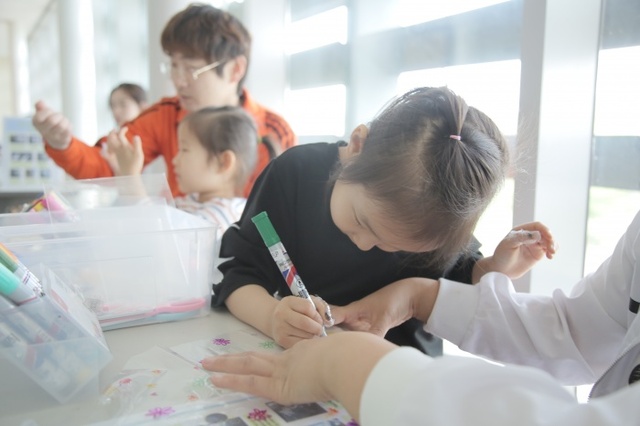 ▲ 경기문화재단 뮤지엄에서 열리는 어린이날 프로그램 모습 (3)