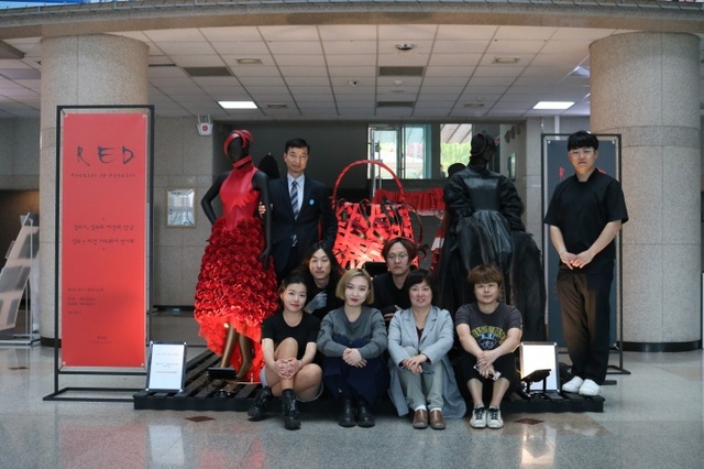▲ 양주시청 기획전시 단체 사진