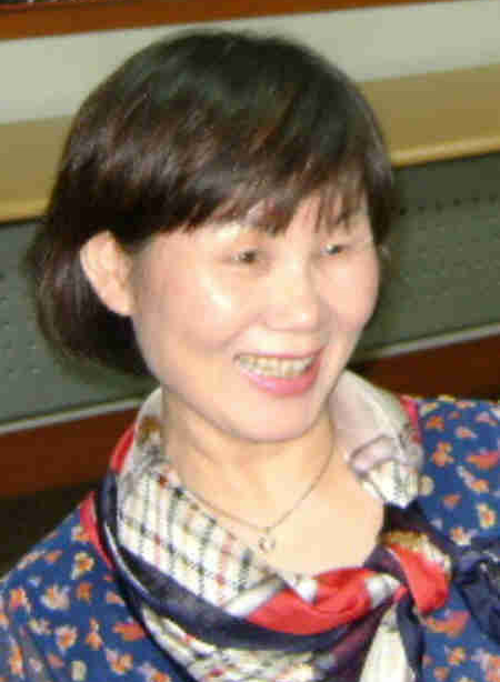 ▲ (시조), (시)으로 등단. 시화집 , 시집  . 갤러리 운향풍경 대표.