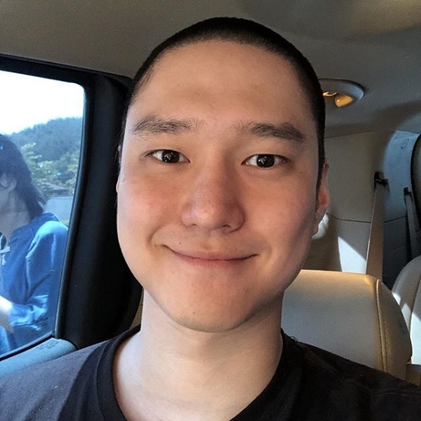 ▲ 배우 고경표가 21일 입대했다. 고경표 인스타그램