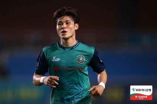 ▲ 프로축구 K리그2 12라운드에서 혼자 2골을 기록하며 성남FC의 11경기 무패행진에 제동을 건 안산 그리너스의 이건.한국프로축구연맹 제공