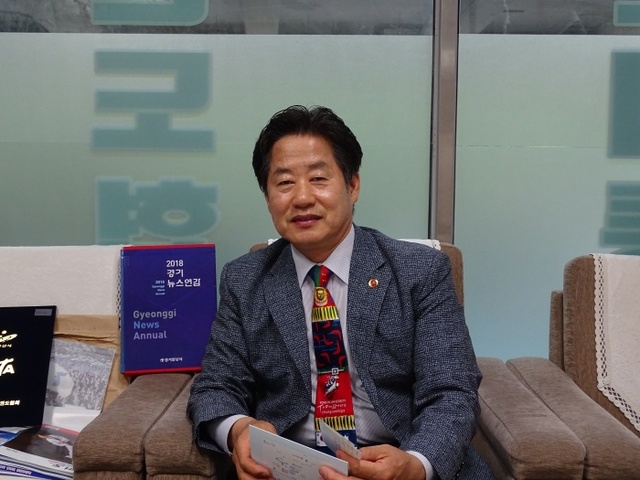 ▲ 안산-사람들 박희수 회장