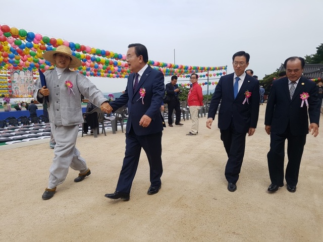 ▲ 이성호 후보 석굴암 방문