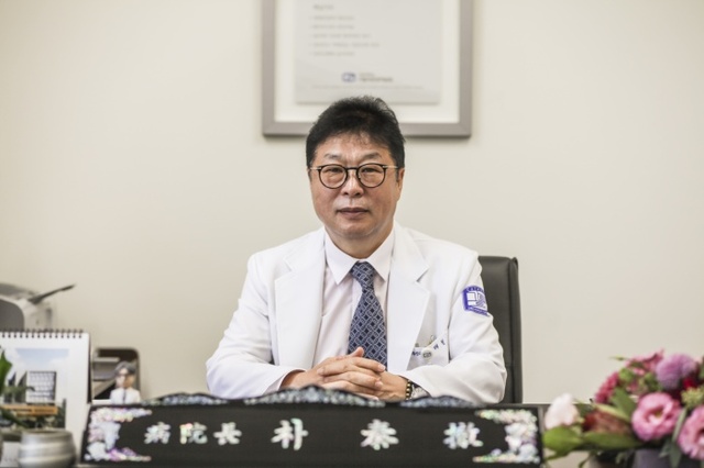▲ 병원장님 메인