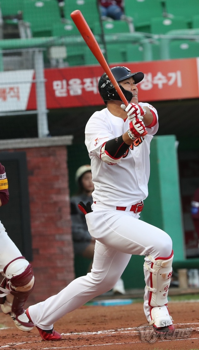 ▲ SK 한동민 넥센전 홈런 4방 기록.SK 와이번스 제공