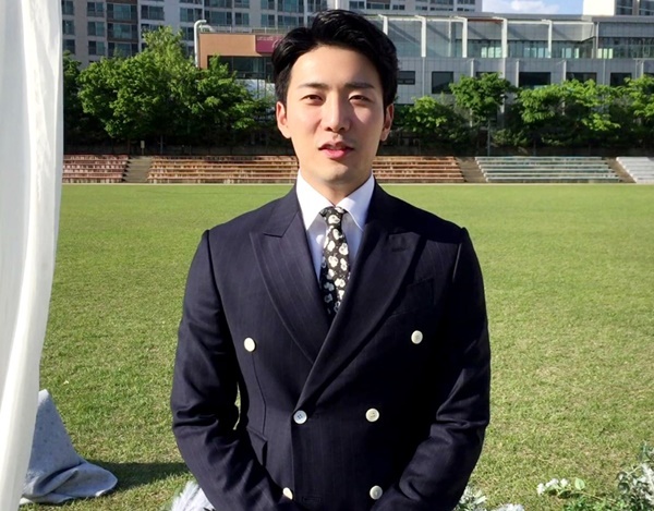 ▲ 배우 강서준이 '해피 시스터즈' 종영 인사를 전하고 있다. 제이알 이엔티