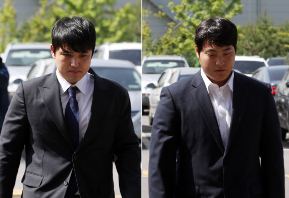▲ 성폭행 의혹을 받는 넥센 히어로즈 박동원(왼쪽)과 조상우가 28일 오전 인천 남동경찰서로 출석하고 있다. 연합뉴스