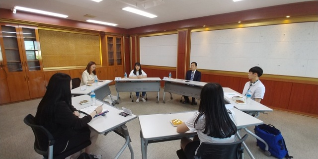 ▲ 김포학생자치회 대표 교육장 간담회 개최