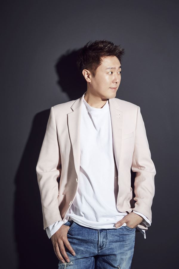 ▲ '잘가요' '가만히 눈을 감고' 등 명품 발라더로 사랑 받아온 가수. FAB엔터테인먼트 제공