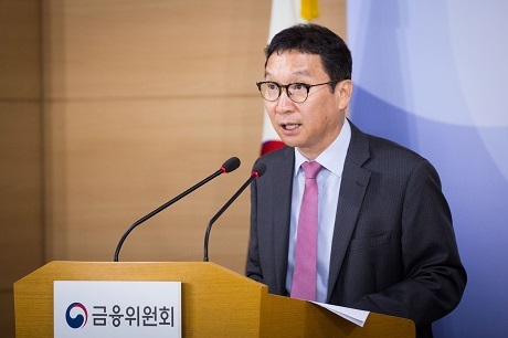 ▲ 김학수 증권선물위원회 상임위원이 28일 서울 종로구 정부서울청사 합동 브리핑실에서 주식 매매제도 개성방안을 발표했다. 사진/금융위원회