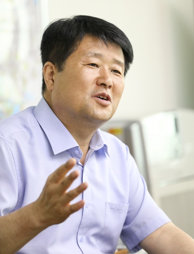 ▲ 사본 -박형우_계양구청장_인터뷰사진 (7)