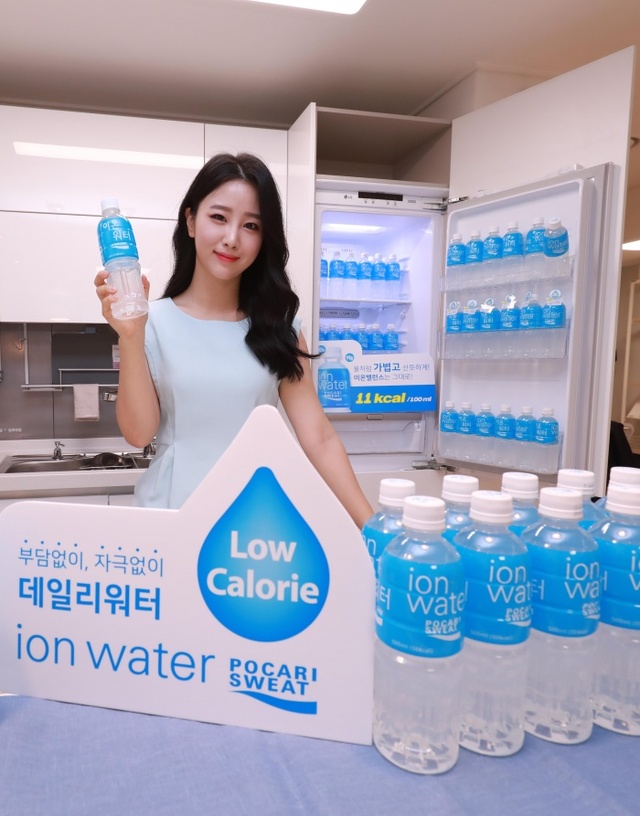 ▲ 나를 가꾸는 여성! 포카리스웨트 이온워터 출시