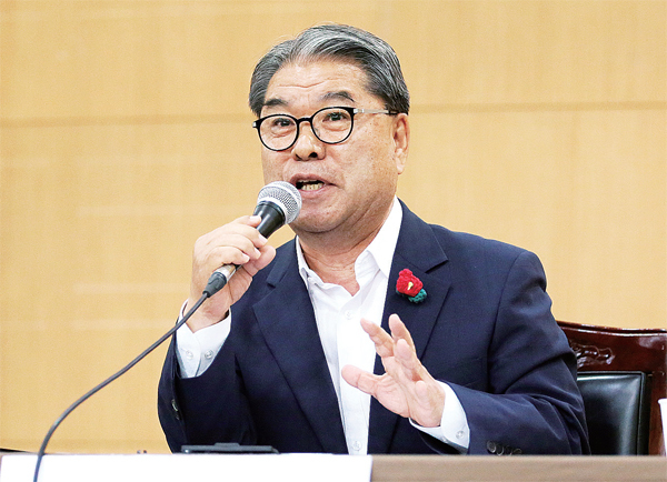 이재정 후보가 2일 의정부에서 열린 ‘청소년이 직접 제안하는 정책 토크콘서트’에 참석, 발언하고 있다. 이재정 캠프 제공