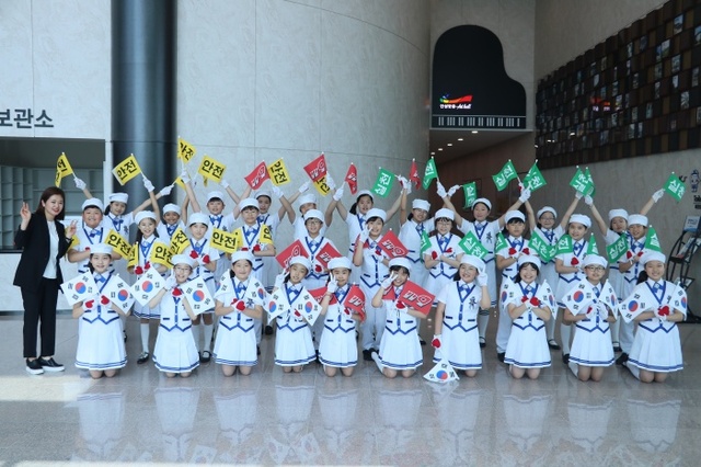 ▲ 김포 유현초등학교 합창단 단체사진