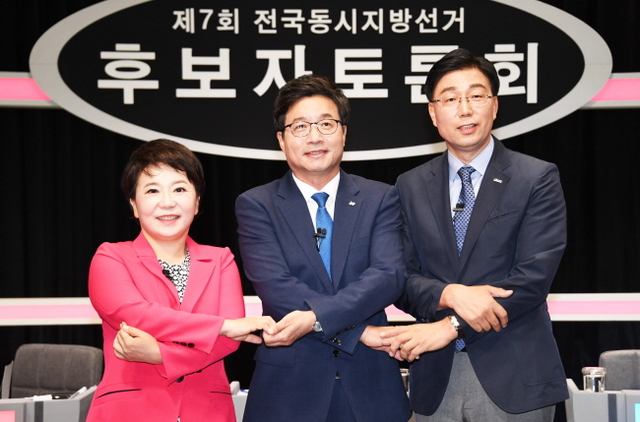크기변환_w수원시장 후보자 토론회 범180605 (7).jpg