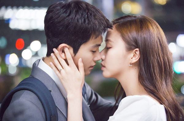 ▲ KBS 2TV 수목드라마 '슈츠(Suits)' 박형식 고성희의 두근두근 키스 1초전 스틸컷을 공개했다. 몬스터유니온 엔터미디어픽처스