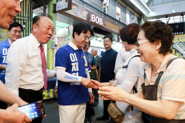 ▲ 이재현 후보 순돌이아빠 탤런트 임현식씨와 합동 시장방문 3