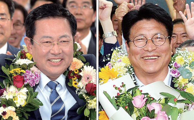 (왼쪽)박남춘 인천시장 당선자가 13일 오후 당선이 확정되자 인천시 남구 주안동 선거사무실에서 지지자들과 함께 환호하고 있다. 송길호기자 (오른쪽) 도성훈 인천시교육감 당선자가 13일 오후 당선이 확정되자 인천시 남구 주안동 선거사우실에서 지지자들과 함께 환호하고 있다. 송길호기자