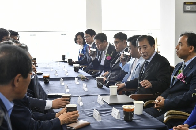 ▲ 박 당선인, 시청 간부들과 간담회