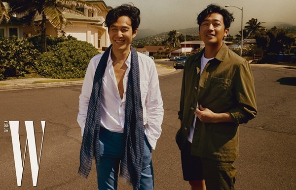 배우 이정재(왼쪽)와 하정우. W