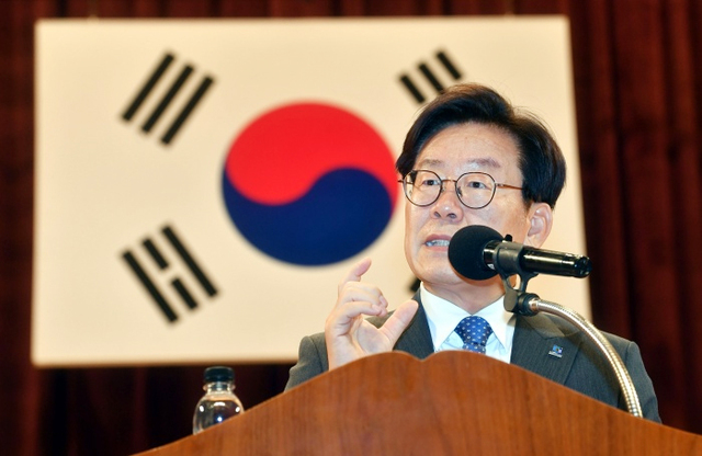▲ 20일 경기도경제과학진흥원 경기홀에서 열린 더불어민주당 경기도당 기초의회 의원 당선인 워크숍에서 이재명 경기도지사  당선인이 인사말을 하고 있다.전형민기자
