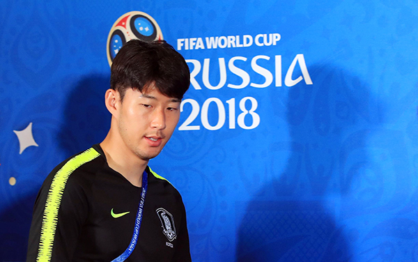 ▲ 축구대표팀 손흥민이 26일(현지시간) 러시아 카잔 아레나에서 2018 러시아 월드컵 F조 조별리그 3차전 독일과 경기를 앞두고 공식 기자회견을 위해 입장 하고 있다. 연합뉴스