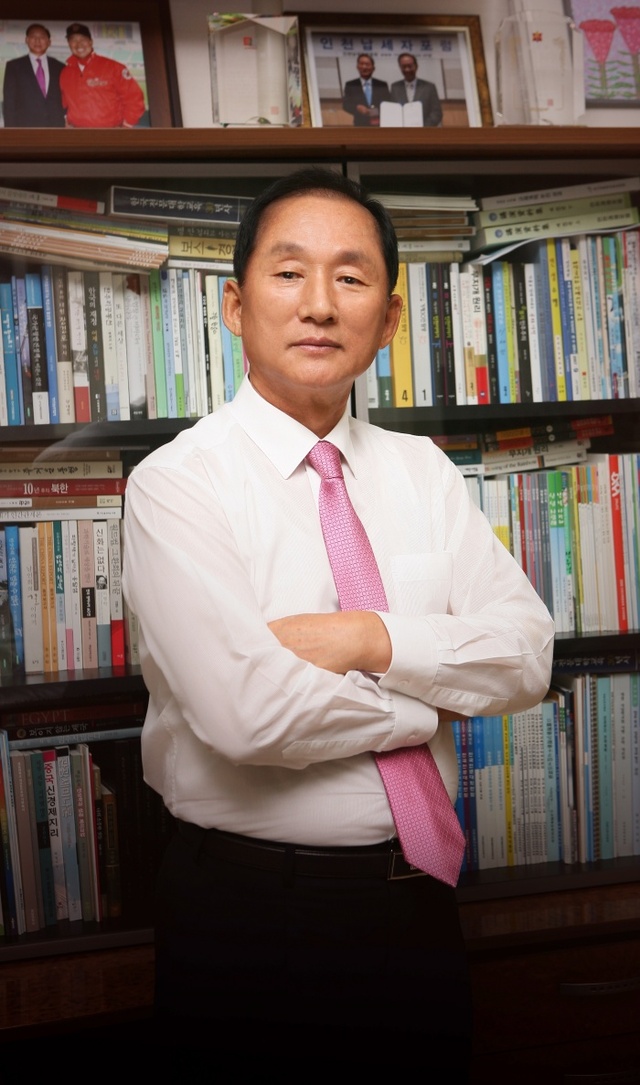 ▲ 이기우 총장님 정면 사진