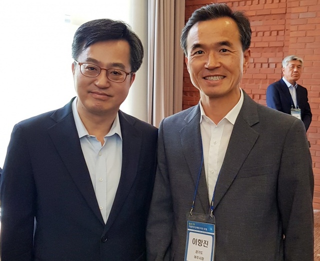 ▲ 이항진 여주시장 당선인이 김동연 경제부총리를 만나 여주시 재정지원확대를 강조했다 사본