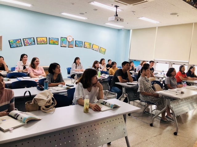▲ 이민자들의 한국귀화, 평택대학교 다문화가족센터에서 준비하세요
