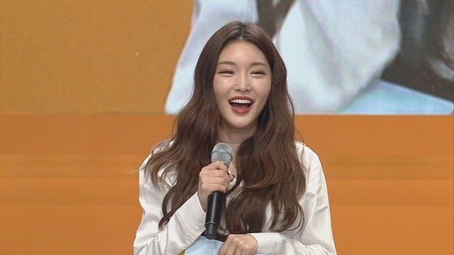 ▲ 가수 청하가 컴백을 앞두고 '김제동의 톡투유2'에서 MC로 특급 활약을 펼친다. JTBC
